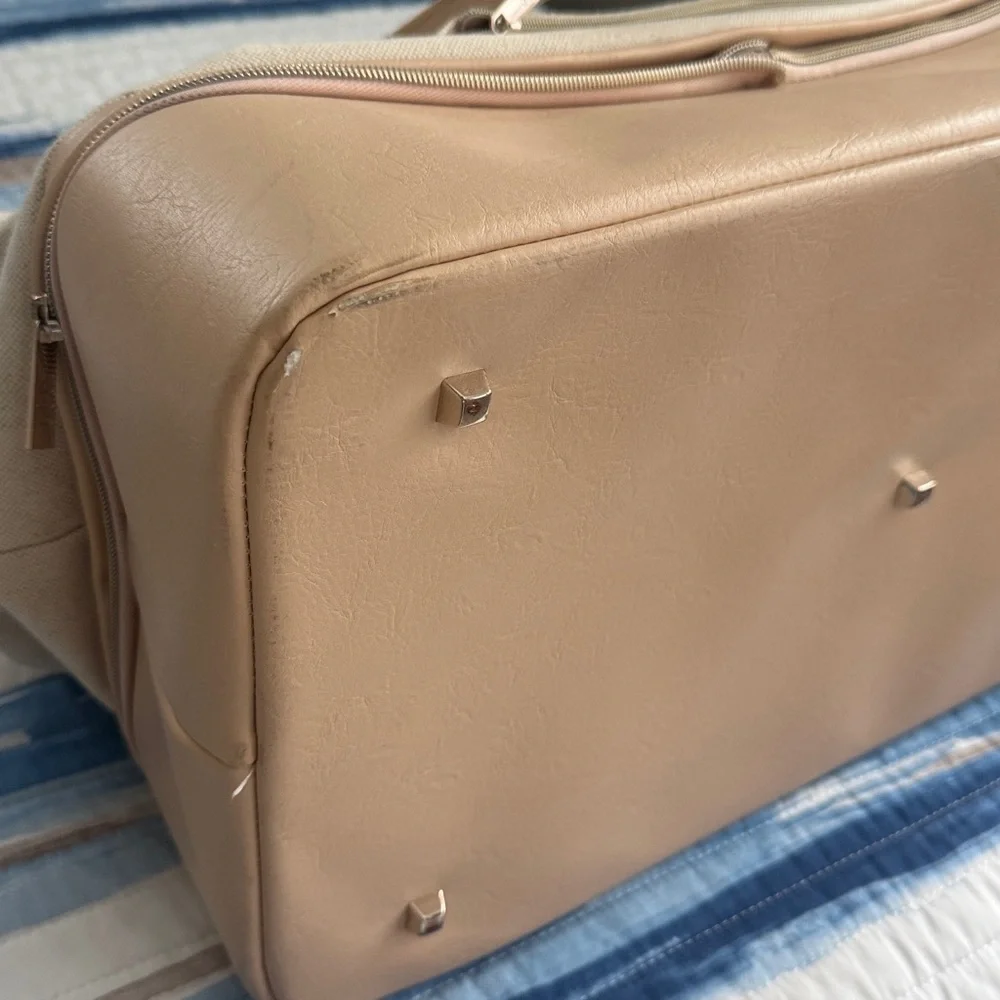 Beis Weekender with Make up case - Picture 6 of 10